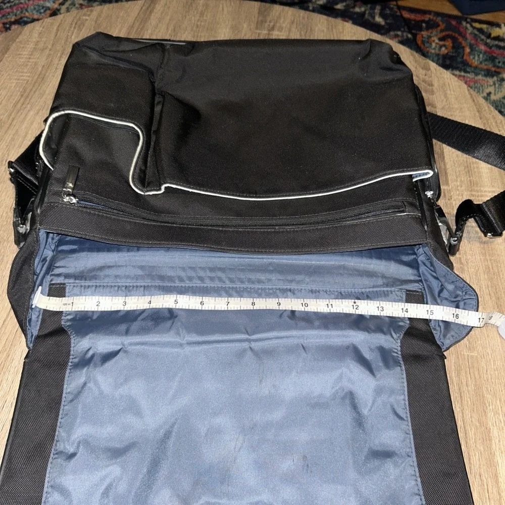 TUMI Arrive Galeao Messenger‎ Bag Laptop Black Nylon Leather 25671D